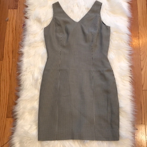 Jones New York Dresses & Skirts - Jones New York smooth & silky checkered dress 4P